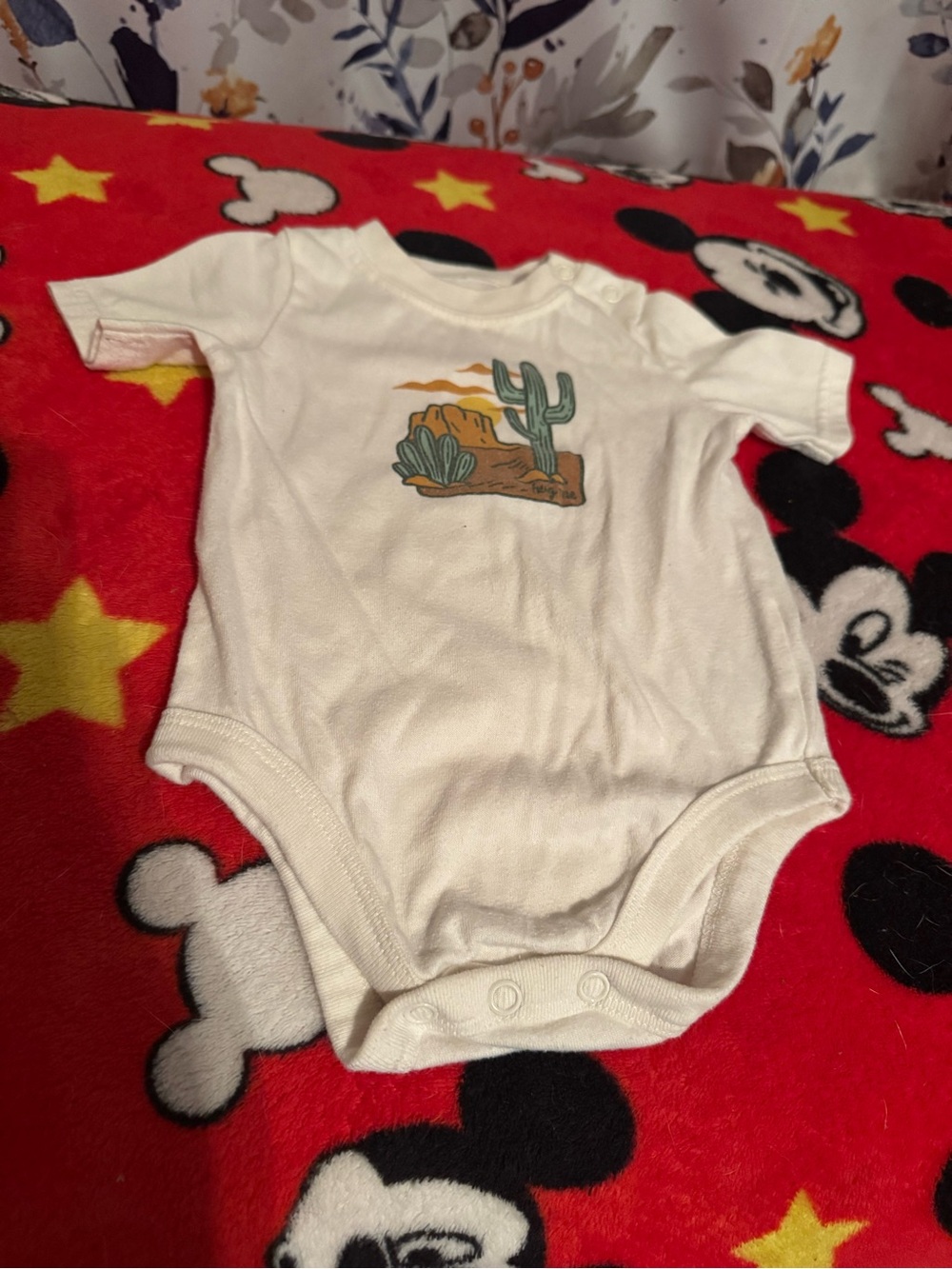 Baby White Desert Cactus One-Piece Bodysuit 6 9 Months Garanimals C5